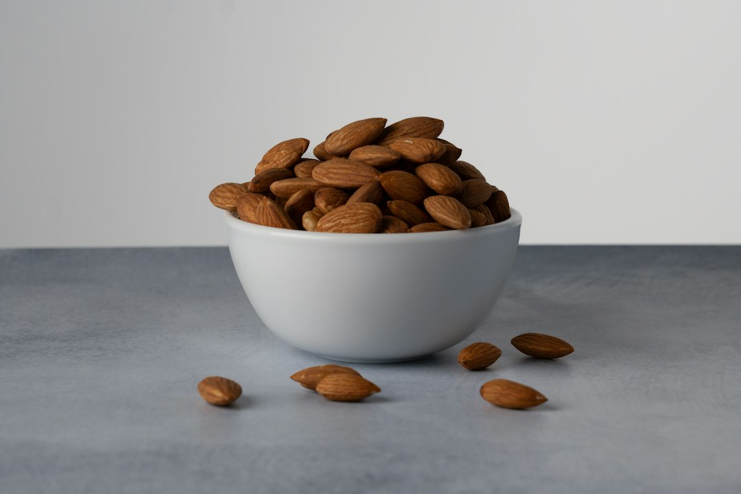 Bol d'amandes, une source naturelle de magnésium pour prévenir les carences