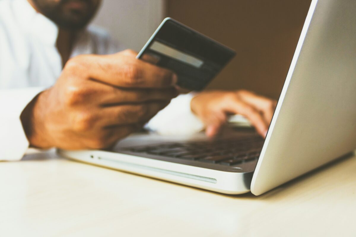 méthode BISOU pour éviter les achats impulsifs en ligne