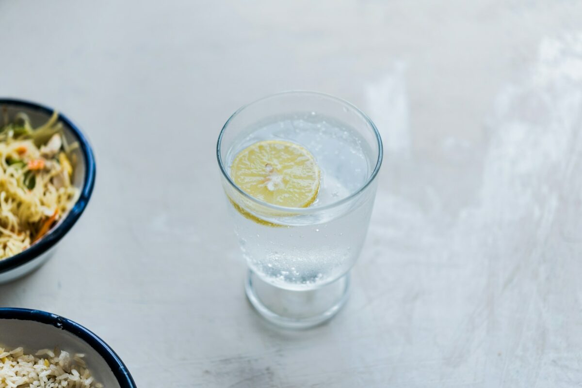 Foie en surcharge : un verre d'eau citronnée, simple geste d'hygiène de vie pour le foie