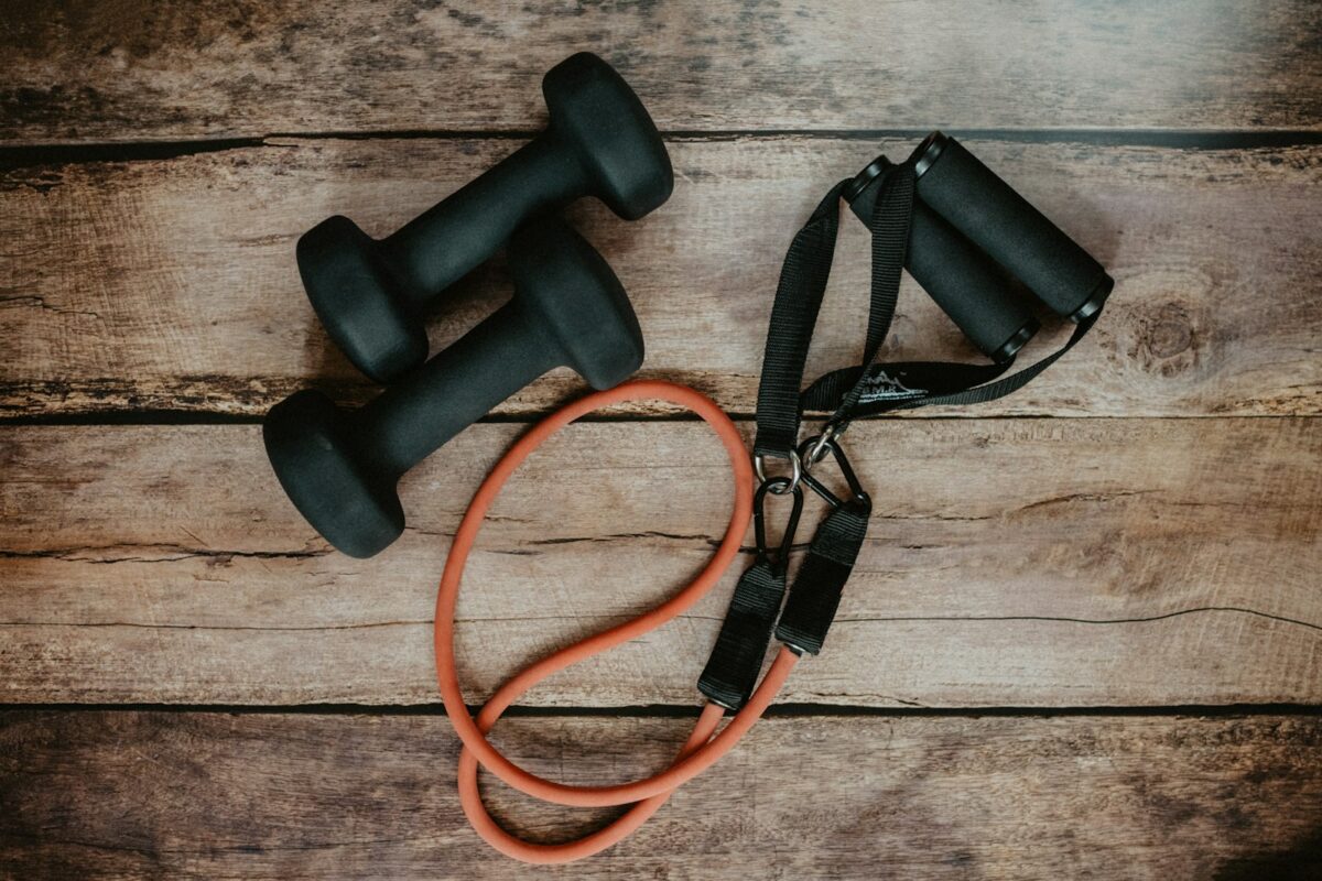 Haltères légers pour s’entraîner à la maison : charges légères en musculation